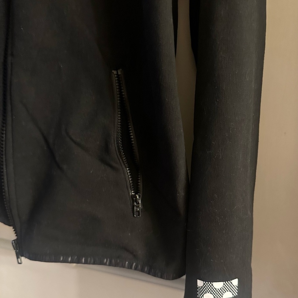 VS zip-up hoodie medium worn once! - Picture 5 of 5